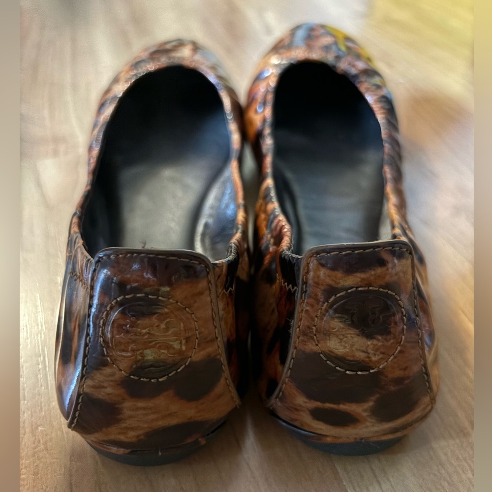 TORY BURCH Leopard Print Ballet Flats - Size 8 - Picture 3 of 4
